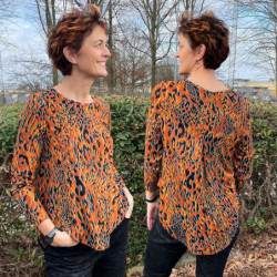 B1239 Bluse med wienerlæg i ryggen